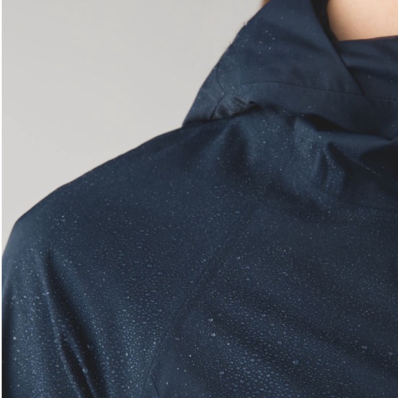 Lululemon Definitely Raining Jacket
Black 2️⃣ - Picture 5 of 12